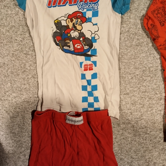 Three sets of Mario Pajamas - Picture 2 of 6
